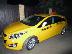 Рекламный световой короб лайтбокс на такси «Дискавери»